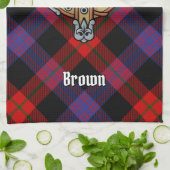 Clan Brown Crest over Tartan Theedoek (Gevouwen)
