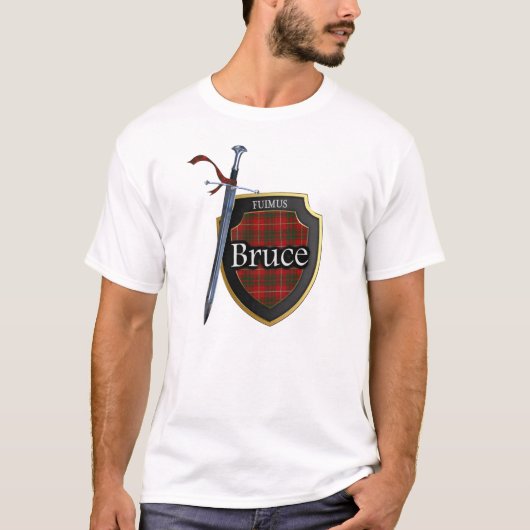 Clan Bruce Tartan Scottish Shield & Sword T-shirt (Voorkant)