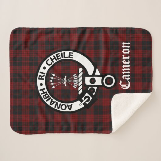 Clan Cameron Crest Badge en Tartan Sherpa Deken (Voorkant (horizontaal))