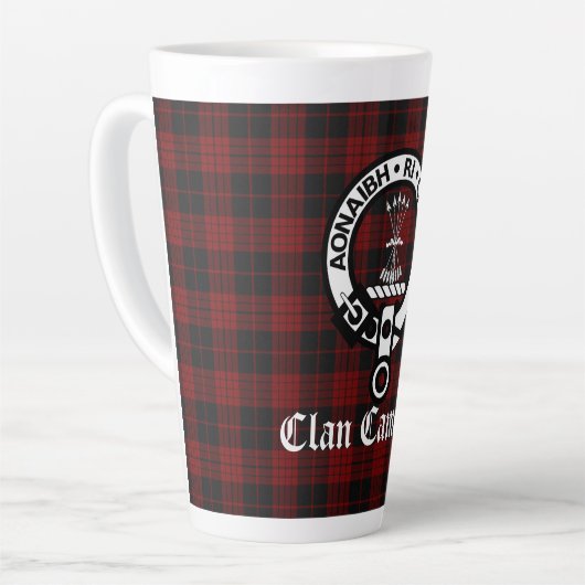 Clan Cameron Crest Badge & Tartan Latte Mok (Linkerhoek)