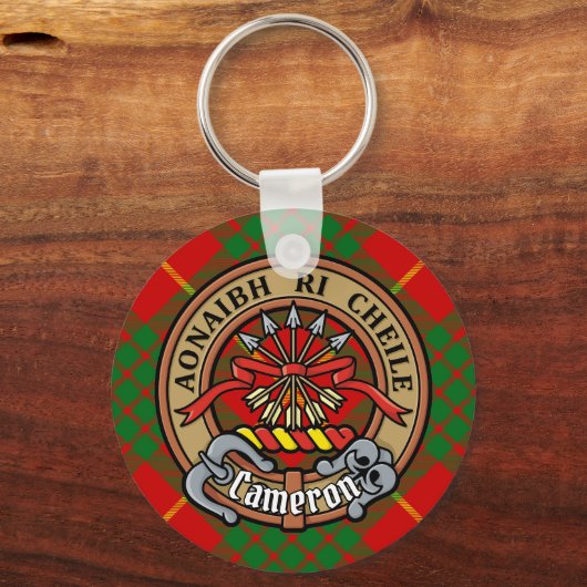 Clan Cameron Crest over Tartan Sleutelhanger (Voorkant)