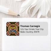 Clan Carnegie Crest over Jurk Tartan Etiket (Insitu)