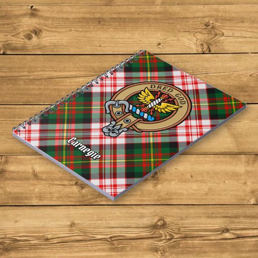 Clan Carnegie Crest over Jurk Tartan Notitieboek