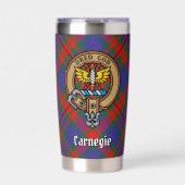 Clan Carnegie Crest over Tartan Geïsoleerde Drinkbeker (Voorkant)