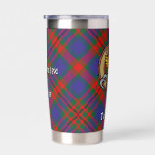 Clan Carnegie Crest over Tartan Geïsoleerde Drinkbeker (Rechts)