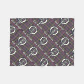 Clan Carnegie Crest Tartan Fleece Deken (Voorkant (Horizontaal))