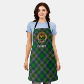Clan Cockburn Crest over Tartan Schort (Gedragen)