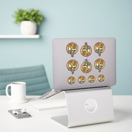 Clan Cockburn Crest Sticker Set (Laptop op bureau)