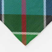 Clan Colquhoun Crest over Tartan Fleece Deken (Hoek)
