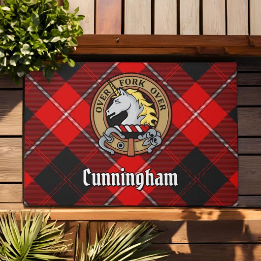 Clan Cunningham Crest over Tartan Deurmat