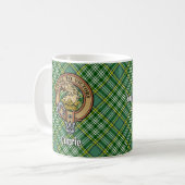 Clan Currie Lion Crest over Tartan Koffiemok (Voorkant links)