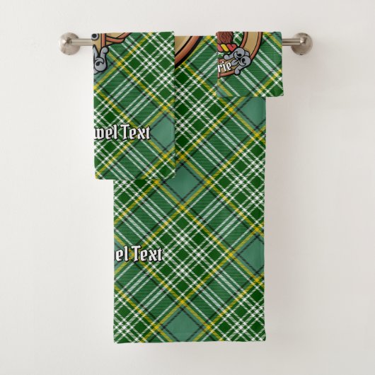 Clan Currie Rooster Crest over Tartan Bad Handdoek (Insitu)