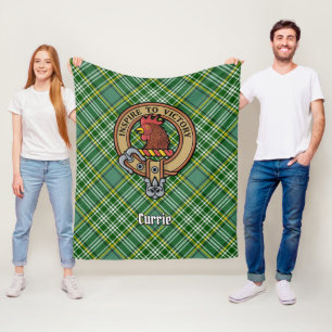 Clan Currie Rooster Crest over Tartan Fleece Deken