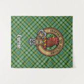 Clan Currie Rooster Crest over Tartan Wandkleed (Voorkant (horizontaal))