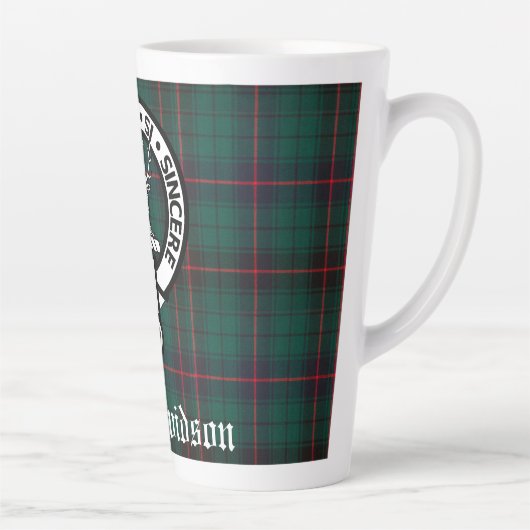 Clan Davidson Crest Badge en Tartan  Latte Mok (Rechts)
