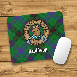 Clan Davidson Crest over Tartan Muismat
