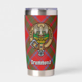 Clan Drummond Crest over Tartan Geïsoleerde Drinkbeker (Voorkant)