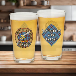 Clan Elliot Crest over het oude Tartan Glas
