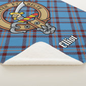 Clan Elliot Crest over het oude Tartan Sherpa Deken (3/4)