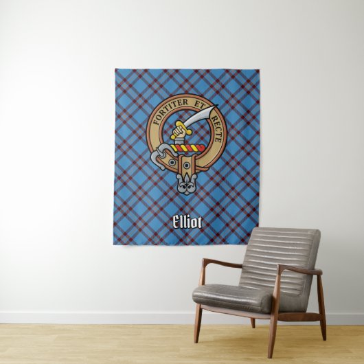 Clan Elliot Crest over het oude Tartan Wandkleed (In situ)