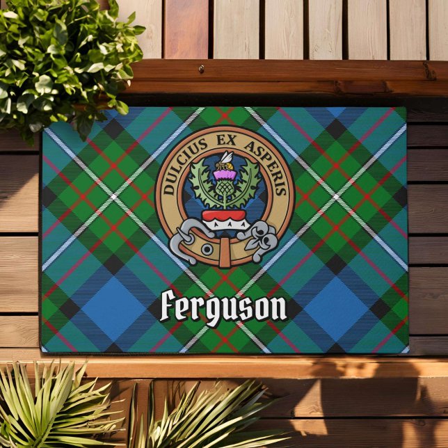 Clan Ferguson Crest over Tartan Deurmat (Creator heeft geüpload)