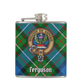 Clan Ferguson Crest over Tartan Heupfles (Voorkant)