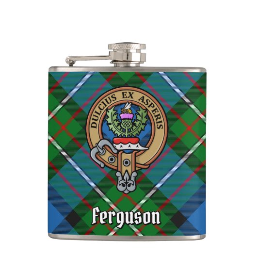 Clan Ferguson Crest over Tartan Heupfles (Voorkant)