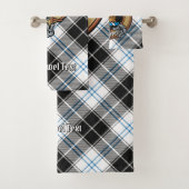 Clan Forbes Crest over jurk Tartan Bad Handdoek (Insitu)