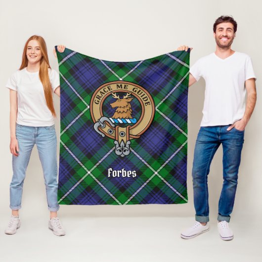 Clan Forbes Crest over Tartan Fleece Deken (In situ)