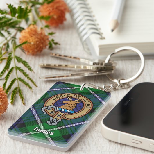 Clan Forbes Crest over Tartan Sleutelhanger (Voorkant Rechts)