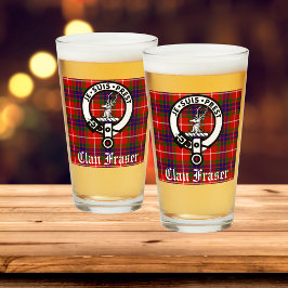 Clan Fraser Crest Badge en Tartan Glas