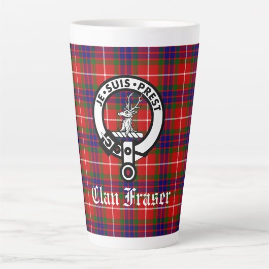 Clan Fraser Crest Badge en Tartan Latte Mok (Voorkant)