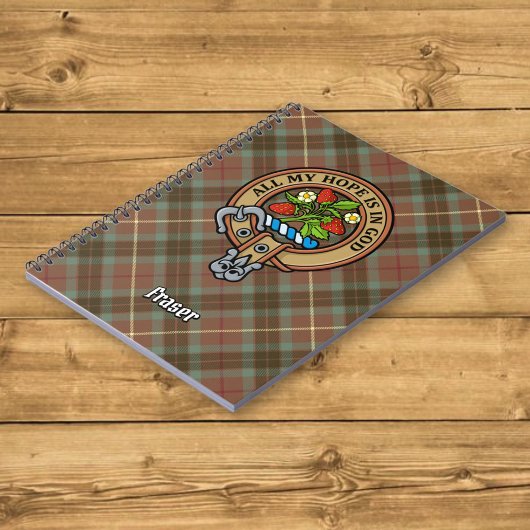 Clan Fraser Crest over de weesde jacht Tartan Notitieboek