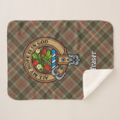 Clan Fraser Crest over de weesde jacht Tartan Sherpa Deken (Voorkant (horizontaal))