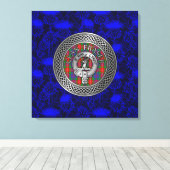 Clan Fraser Crest & Tartan Knot op Thistle Canvas Afdruk (Insitu (Houten vloer))