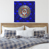 Clan Fraser Crest & Tartan Knot op Thistle Canvas Afdruk (Insitu (Slaapkamer))