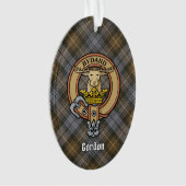 Clan Gordon Crest over Weathered Tartan Ornament (voorkant)