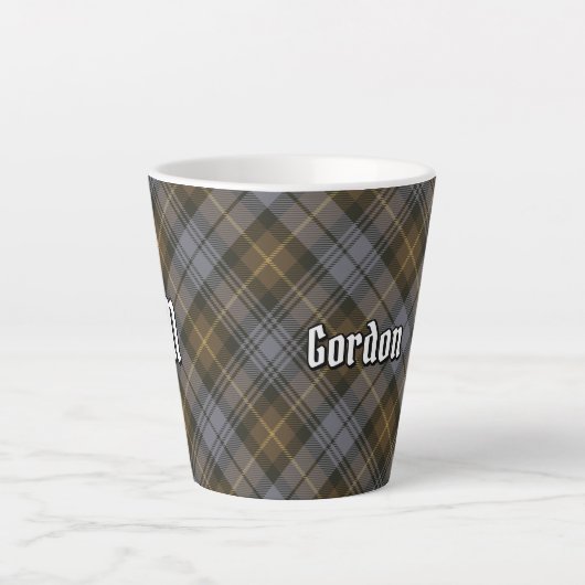 Clan Gordon Weathered Tartan Latte Mok (Voorkant)