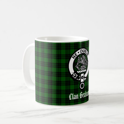 Clan Graham Crest Badge en Tartan Koffiemok (Voorkant links)