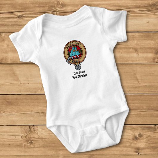 Clan Grant Wapen over Tartan Romper