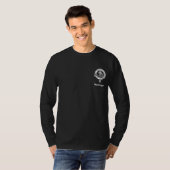 Clan Gregor Poem op Back Crest Pocket Black T-shirt (Voorkant volledig)
