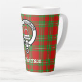Clan Grierson Crest Badge & Tartan Latte Mok (Rechterhoek)