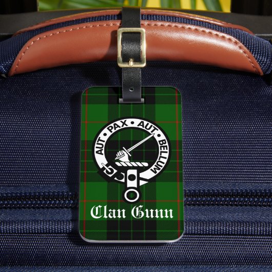 Clan Gunn Crest Badge en Tartan Bagagelabel (Voorkant Insitu 2)