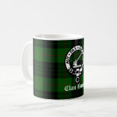 Clan Gunn Crest Badge en Tartan Koffiemok (Voorkant links)