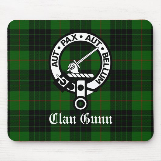 Clan Gunn Crest Badge en Tartan Muismat (Voorkant)