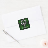 Clan Gunn Crest Badge en Tartan Vierkante Sticker (Envelop)