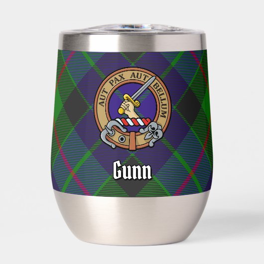 Clan Gunn Crest over Tartan (Voorkant)