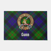 Clan Gunn Crest over Tartan Deurmat (Voorkant)