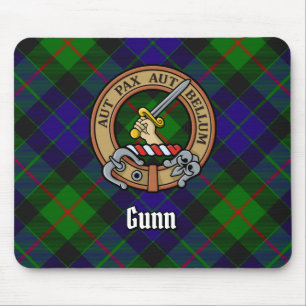 Clan Gunn Crest over Tartan Muismat