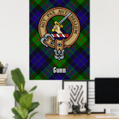 Clan Gunn Crest over Tartan Poster (Thuiskantoor)
